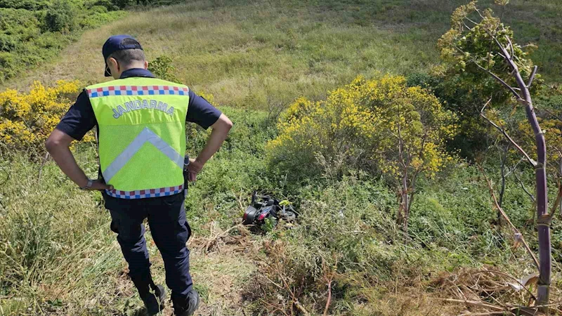 Erdek’te motosiklet direksiyon hakimiyetini kaybetti uçuruma düştü
