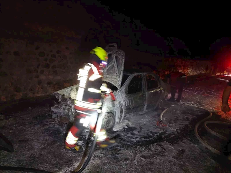 Kazdağları’nda çıkan araç yangınına itfaiye müdahale etti
