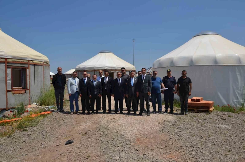 Vali Sözer, Obakent Tematik Gençlik Kampı’nda incelemelerde bulundu
