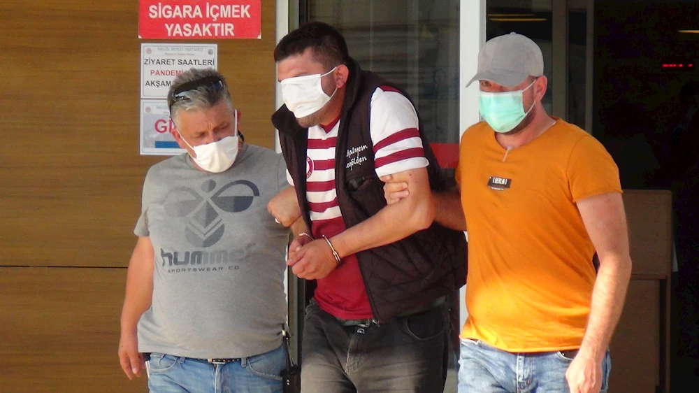 Bursa`da kamyonet çaldı, adliyeye sevk edilirken maskeyle gözünü kapattı 